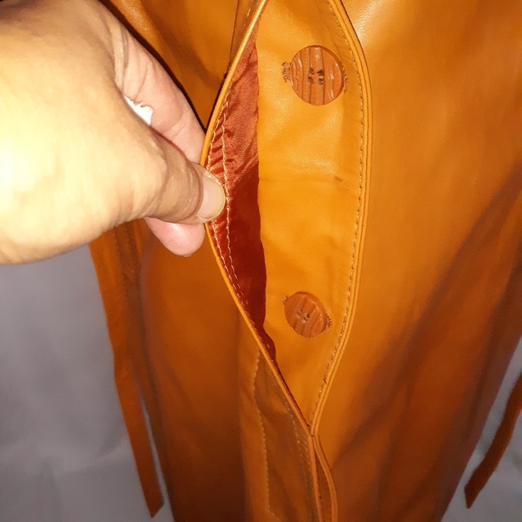 VINTAGE 1970s Women's Long Leather Tie Waist Dress Coat Tan Camel Sz. M - Picture 13 of 15